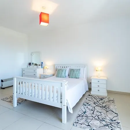 Ferienhaus Moradia Serra E Mar *