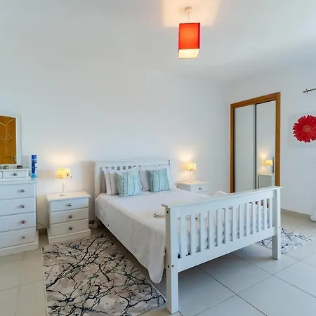 Ferienhaus Moradia Serra E Mar *