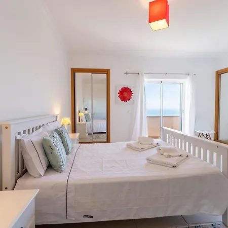 Ferienhaus Moradia Serra E Mar